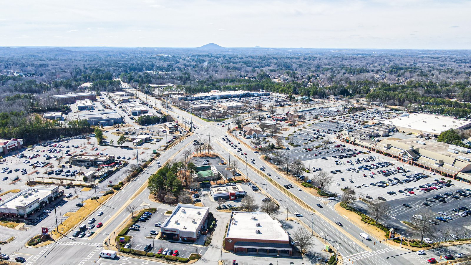 Vibrant Gwinnett County shopping and community area